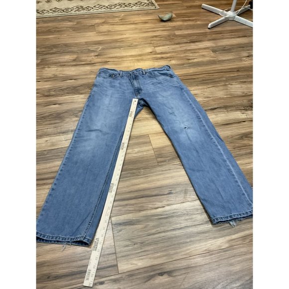 Vintage Levi’s 505 Jeans Mens 38 x 32 Made in USA Light Wash 90s Small Hole Left - Picture 4 of 16